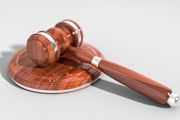 Malpractice attorney working on legal malpractice case for client